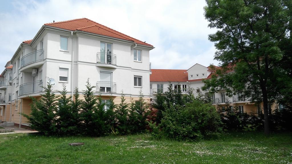 Thermal Apartman Hajduszoboszlo Exterior photo
